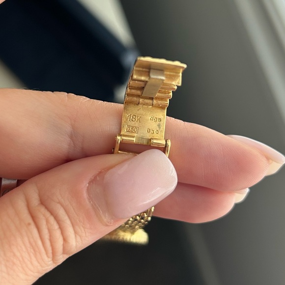 Baume & Mercier Solid Gold Classic Watch - Picture 12 of 12